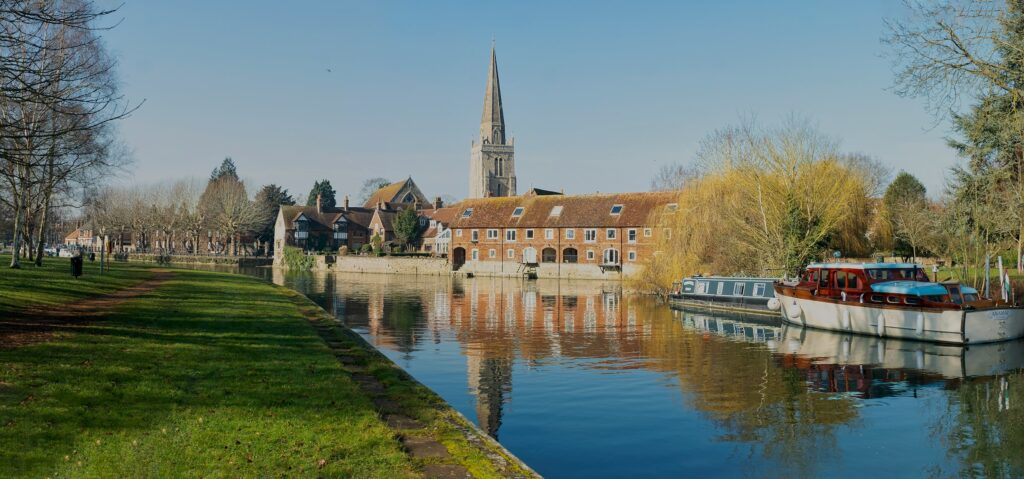 St Helen's Church and River Thames in Abingdon